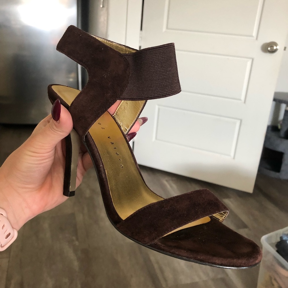 Martinez Valero brown suede heels